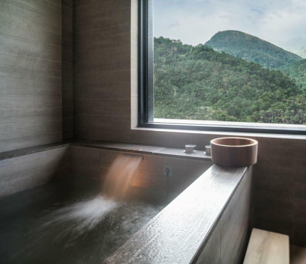 ムー ジャオシー ホテル 礁渓郷 エクステリア 写真 A modern onsen bath